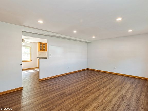 3rd image of 5801 W Fullerton Ave #1A