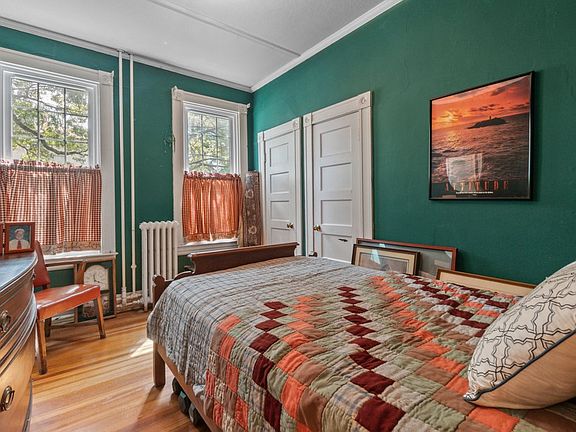 3rd image of 4600 Roland Ave #1