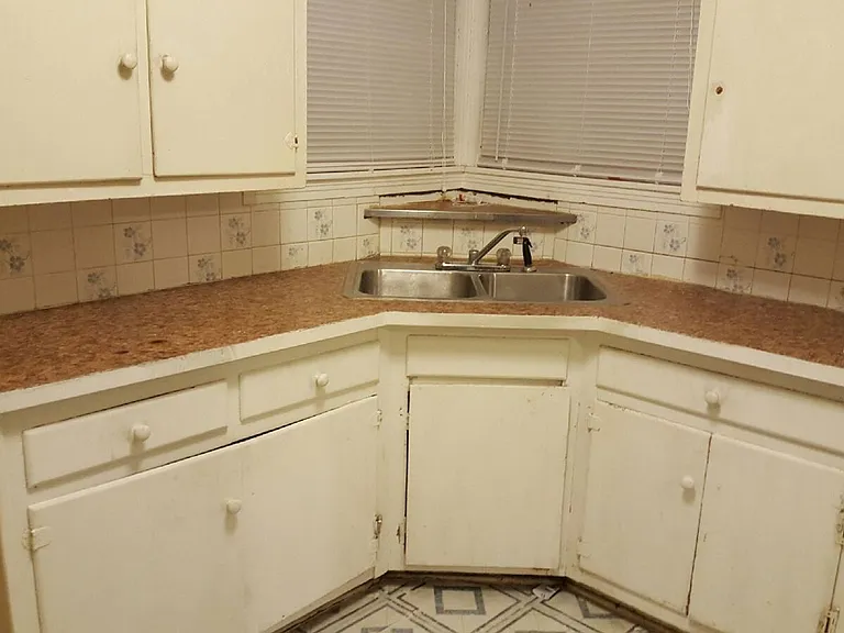 2501 Proctor Ave — Photo 5