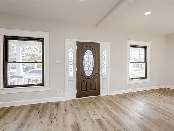 3rd image of 2608 Essex Ave