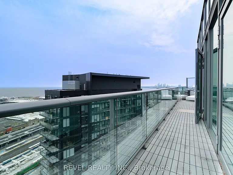 150 E Liberty St #Penthouse 3 — Photo 26