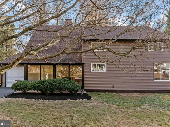 8702 Patton Rd, Wyndmoor, PA 19038