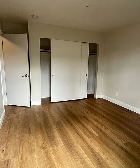 North Dutton Place Apartments — Photo 22