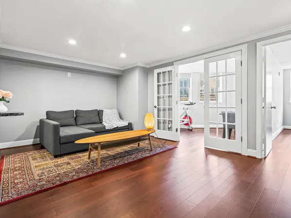 108 Peterborough St APT 7A, Boston, MA 02215