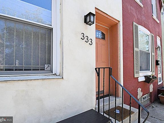 4th image of 333 N Holly St