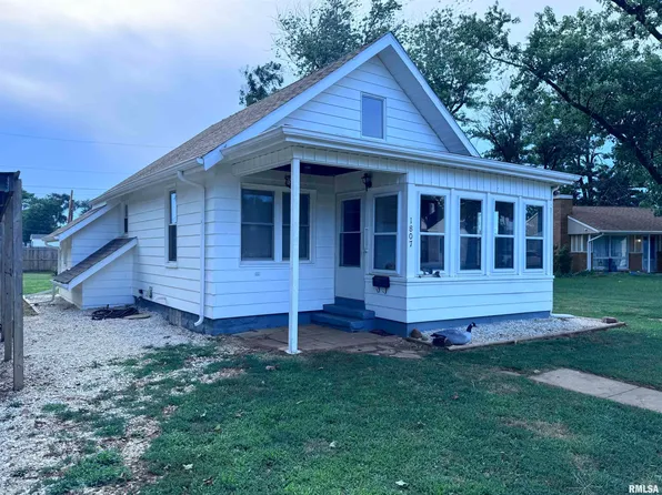 1807 N 5th St, Chillicothe, IL 61523