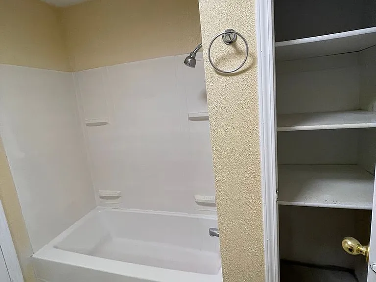 716 Persimmon Pass — Photo 24