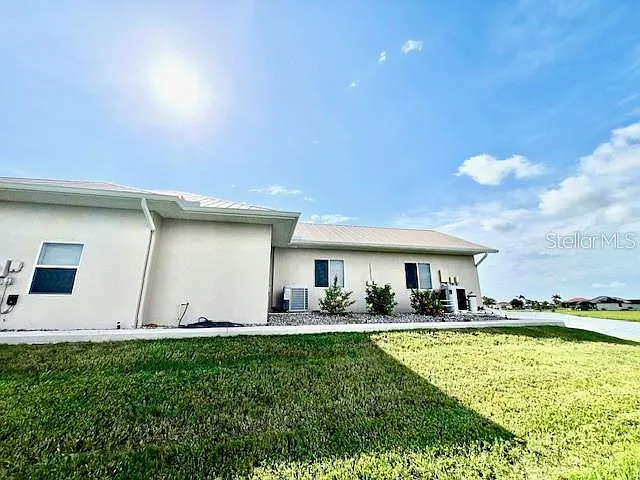 24378 Belize Ct — Photo 36