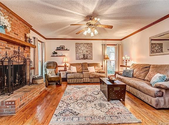 4th image of 113 Pineridge Dr