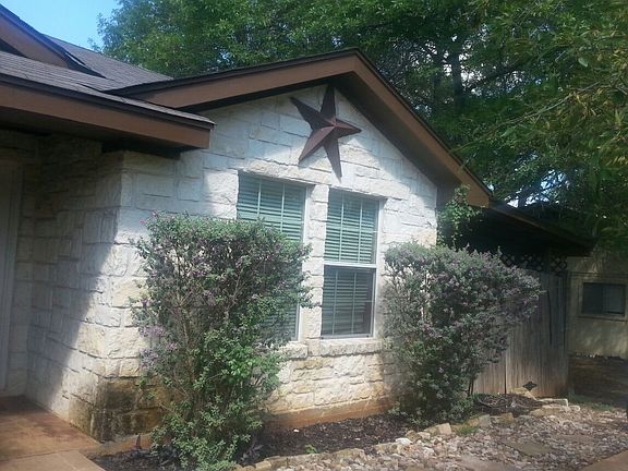 5th image of 844 Pecan Ln
