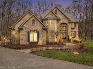 8109 Top View Ln, Pinckney, MI 48169