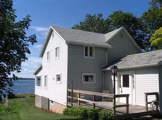 827 Farleys Point Rd, Union Springs, NY 13160