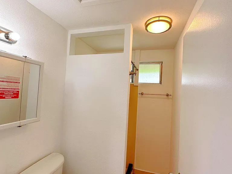 2256 Wilson St — Photo 2