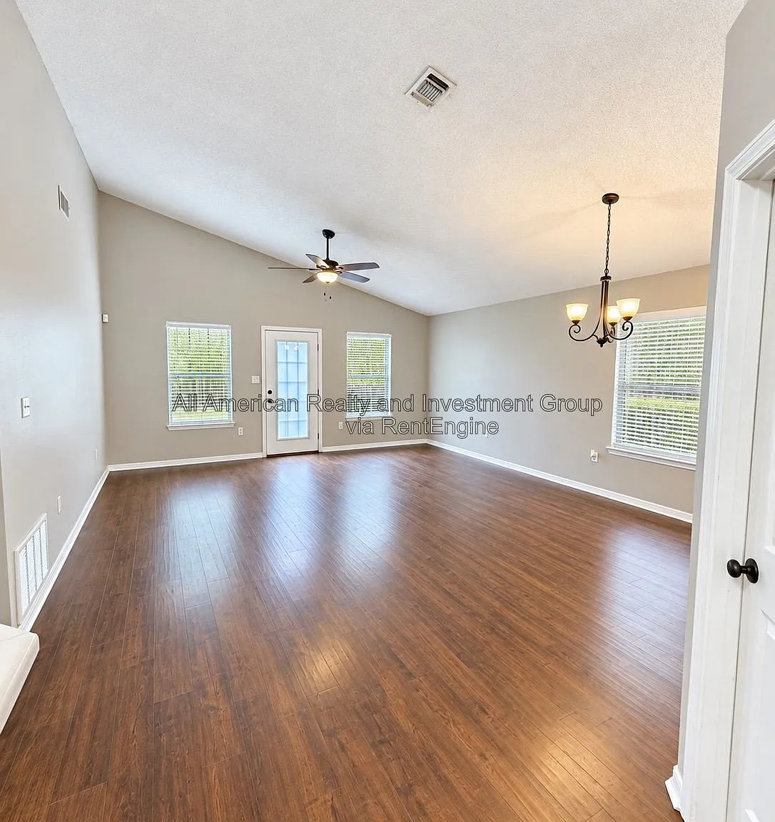 4 bed, 2.0 bath, 1644 sqft, $2,200 — Photo 3