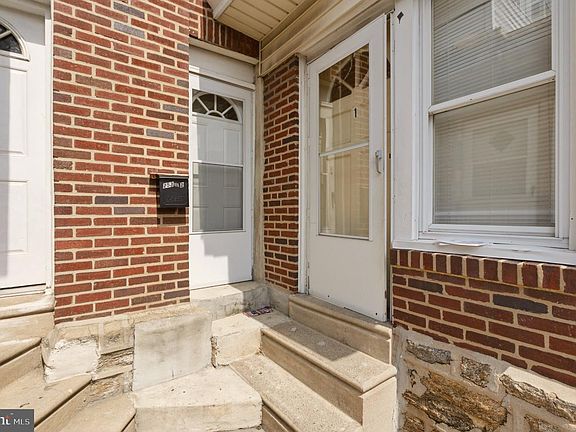 5th image of 253 Rosemar St