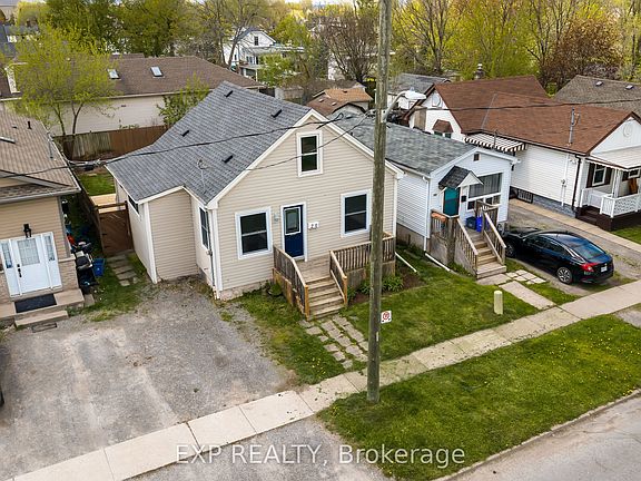 3rd image of 20 Lloyd St
