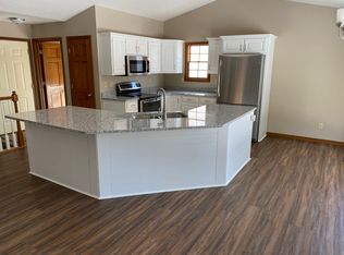 3209 Catalpa Dr, Springfield, IL 62712