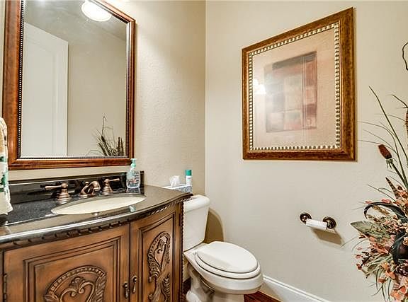 5th image of 2809 Creekway Dr