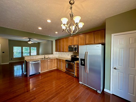4th image of 6145 Winthrop Ave