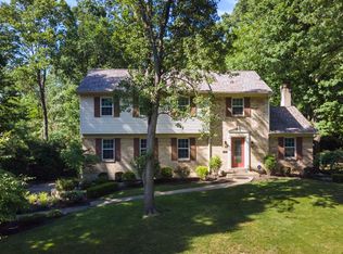633 Woodsway Dr, Loveland, OH 45140
