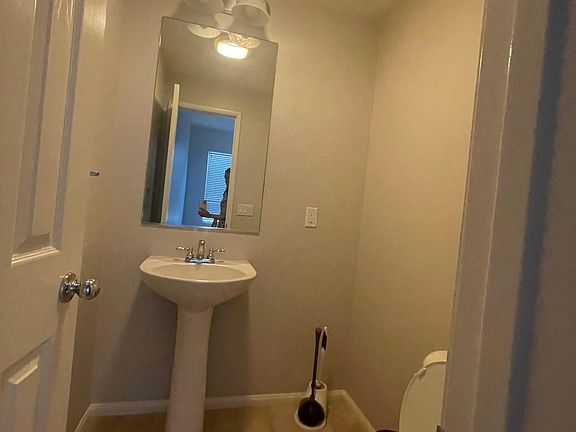 1/2 bathroom