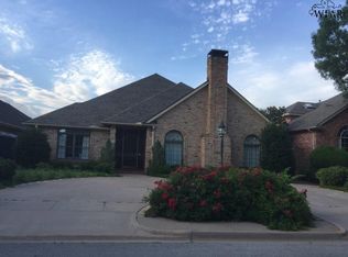 2040 Peachtree Ln, Wichita Falls, TX 76308
