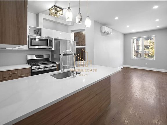 3rd image of 270 Hancock Ave #2B