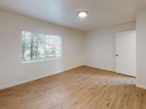 5th image of 480 Wiltsey Ave