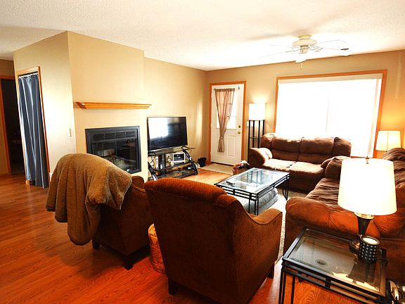 3rd image of 629 Mariner Way