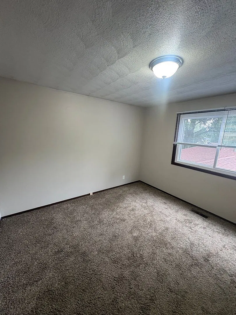 301 N Carole Ave — Photo 3