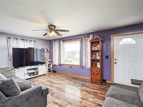 3rd image of 804 Utica Ave