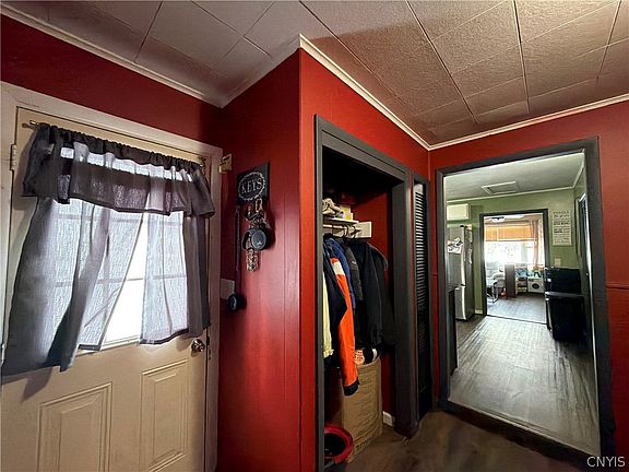 3rd image of 819 Lee St