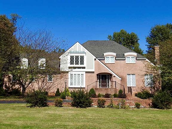 2nd image of 205 Lynnwood Dr
