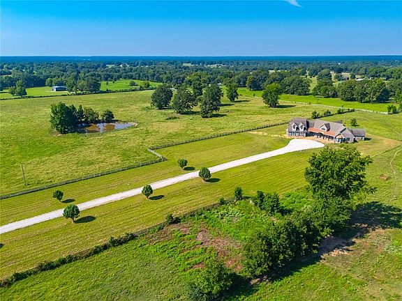 2nd image of 279 Boulder Valley Rd