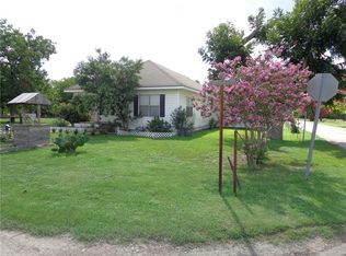 411 N Carpenter St, Mart, TX 76664