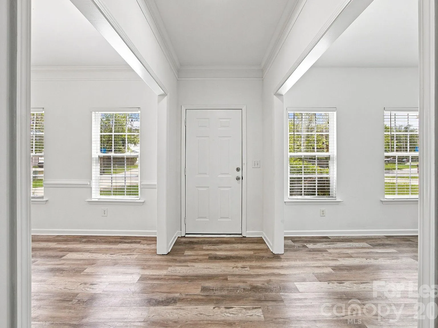 4 bed, 2.5 bath, 2048 sqft, $2,350 — Photo 4