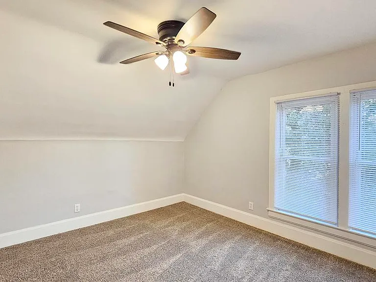 309 Derby St — Photo 14