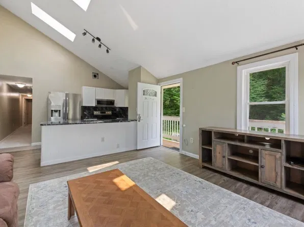 33 Plaza Village Rd Unit D, Plymouth, NH 03264