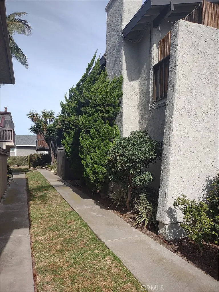1 bed, 575 sqft, $2,300 — Photo 1