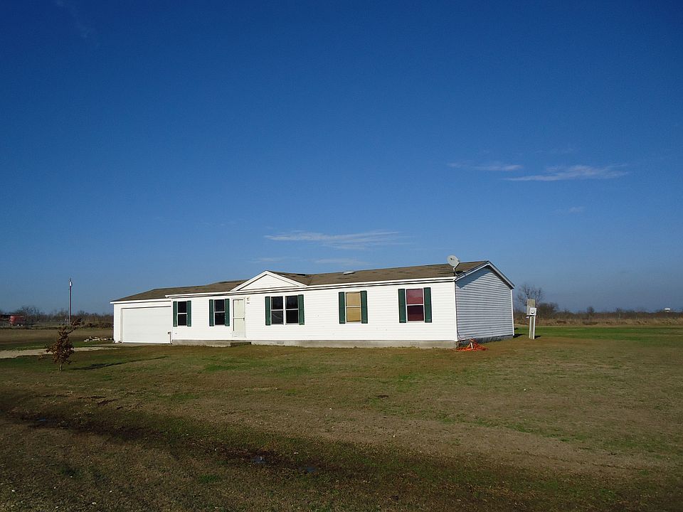 4 bed on almost 1 acre