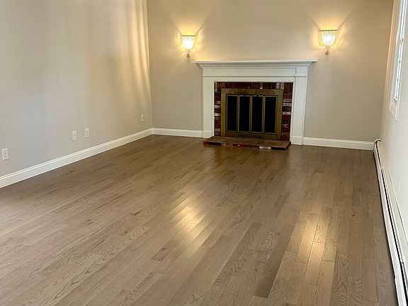 4th image of 63 Rosemary Ln