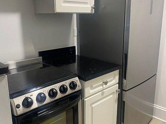 4th image of 50 W 34th St #9A08