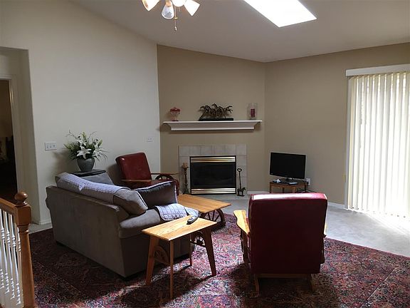 4th image of 312 E Bridlewood Ln