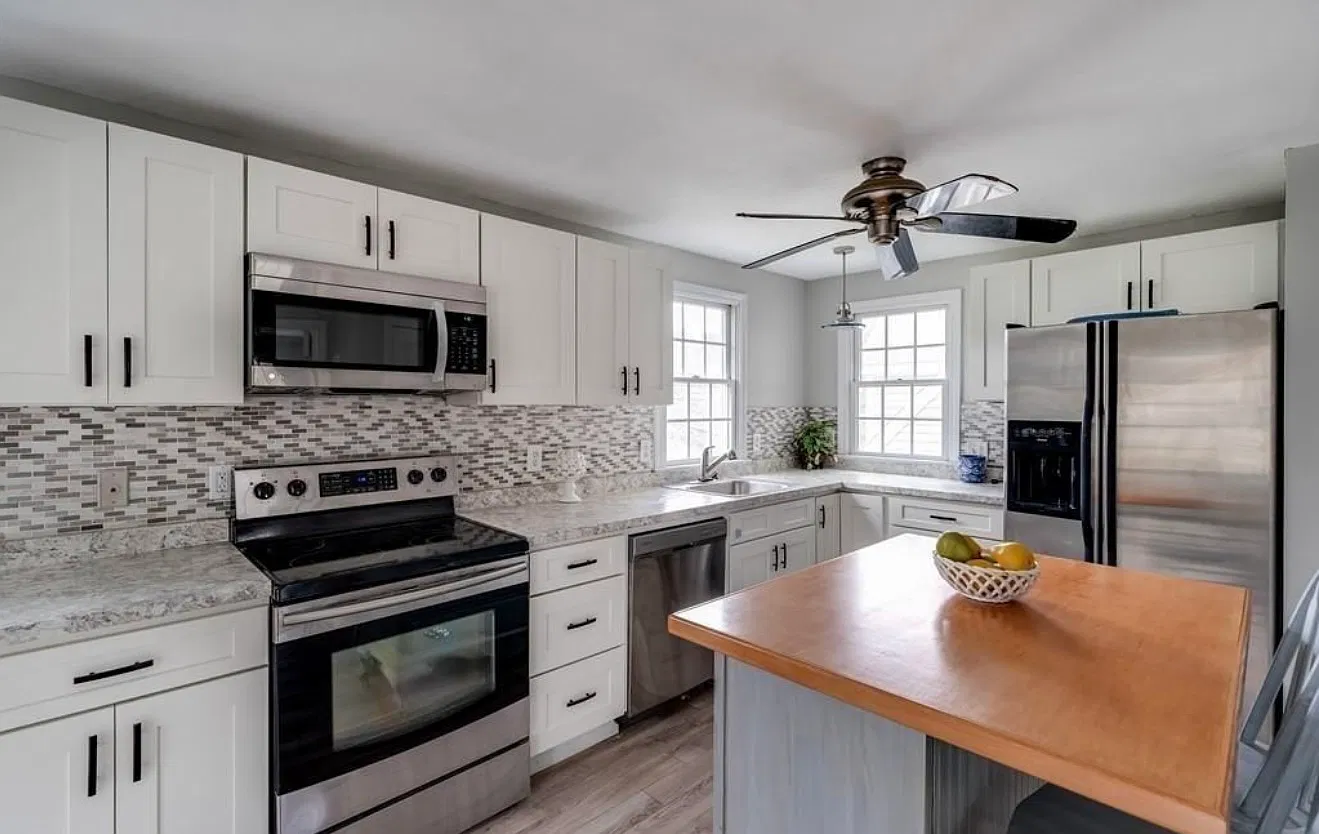 107 Winding Way — Photo 1