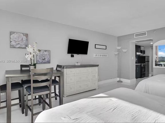 4th image of 19201 Collins Ave #440