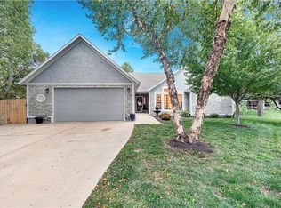121 E Colleen Ct, Gardner, KS 66030