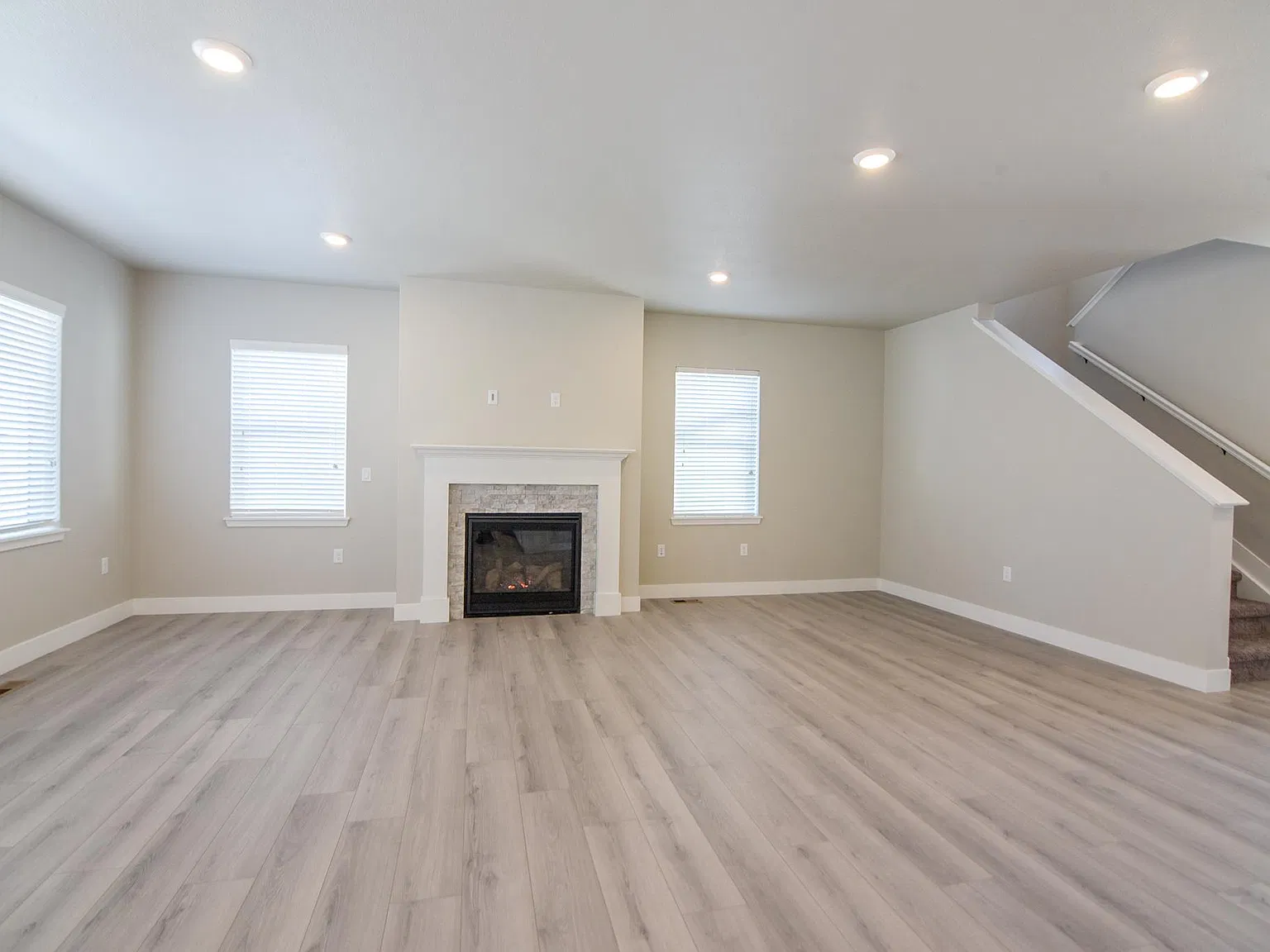 10939 Hayloft St — Photo 3