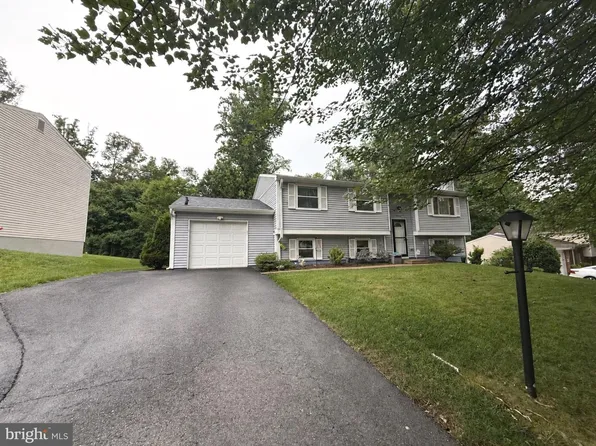 7907 Cliff Rock Ct, Springfield, VA 22153