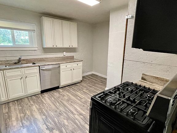 4th image of 2120 E Saint Vrain St