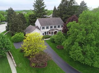 1005 3 Oaks Rd, Cary, IL 60013